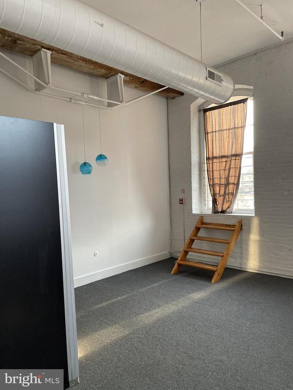 Building Photo - 408 Vine St