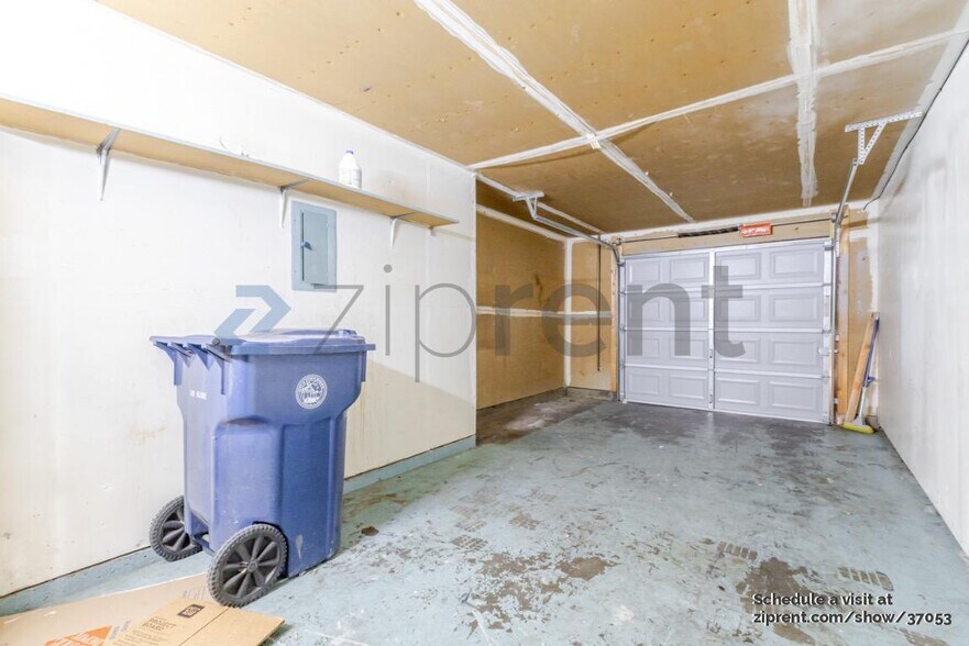 Building Photo - 8001 Zenith Dr