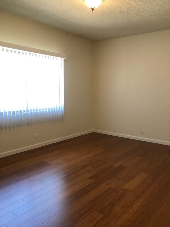 Building Photo - 90 N Dunning St