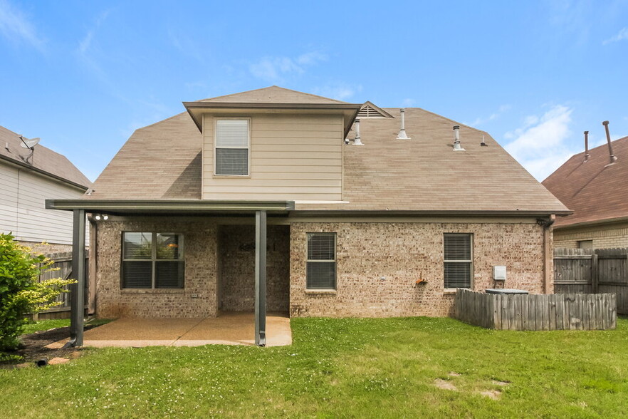 Building Photo - 450 Green Willow Cove