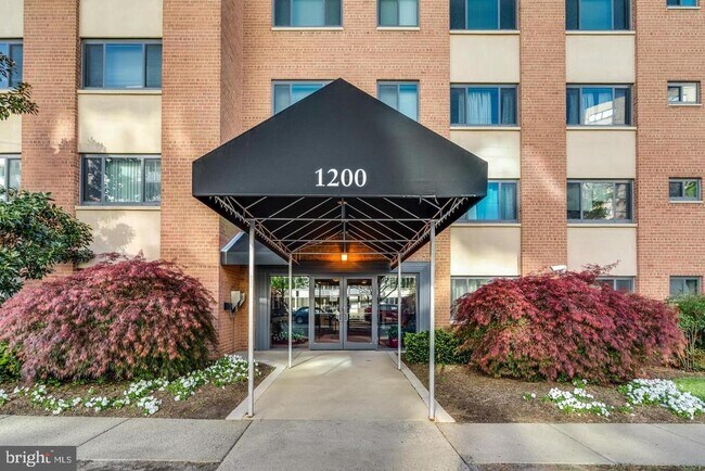 Building Photo - 1200 S Arlington Ridge Rd