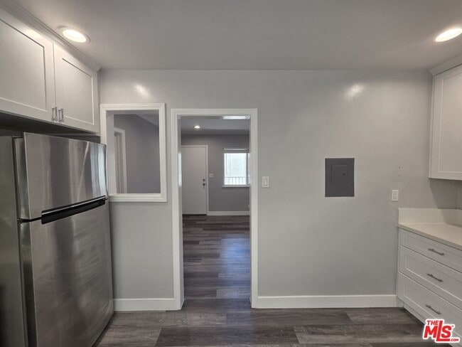 Building Photo - 105 Roswell Ave