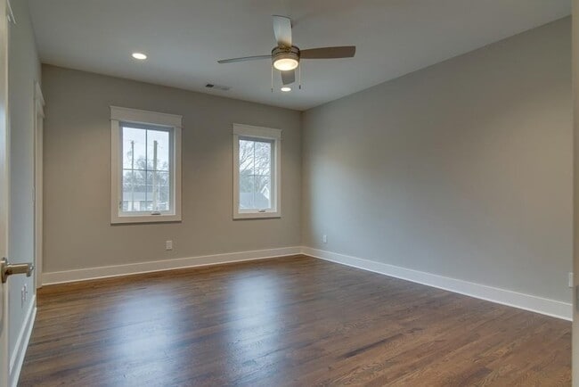 Building Photo - 942 Strouse Ave