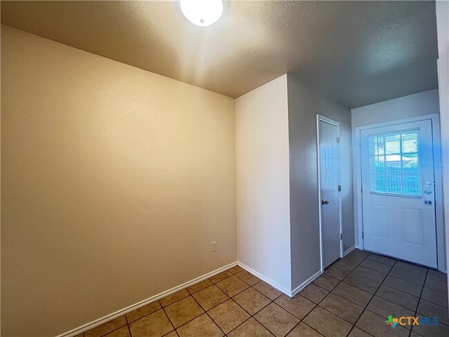 Building Photo - 4413 Abigail Dr