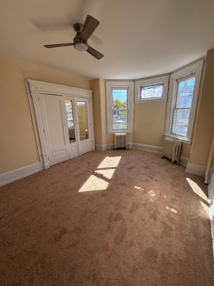 Building Photo - 4320 Walnut St