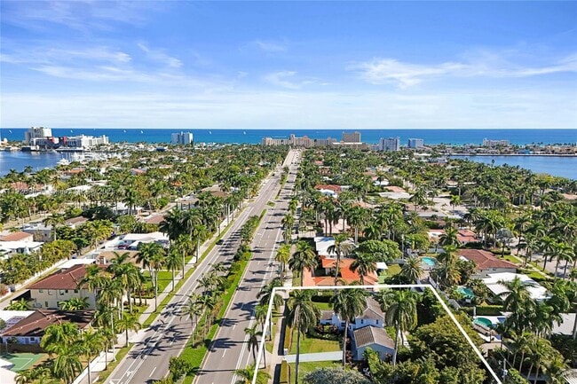 Building Photo - 940 Hollywood Blvd