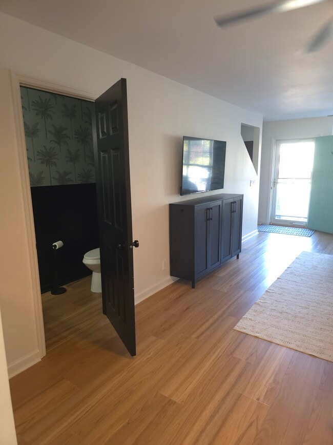 Building Photo - 1000 Mallery St Ext