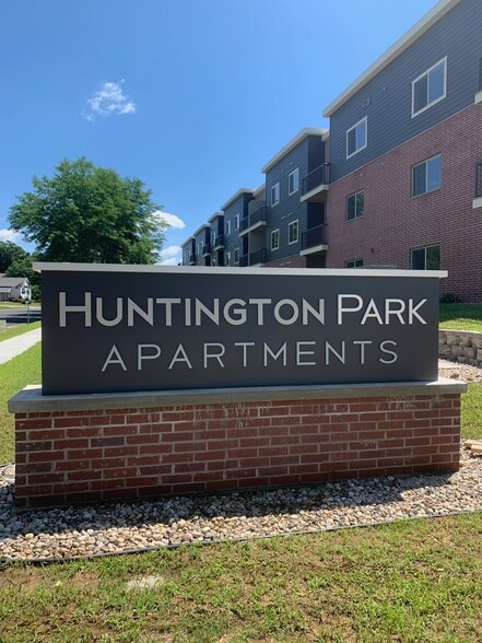 Primary Photo - Huntington Park Apartments