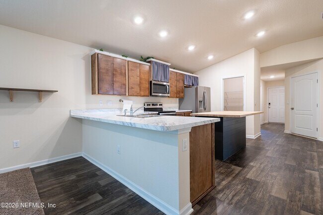 Building Photo - 2446 Oak Stream Dr