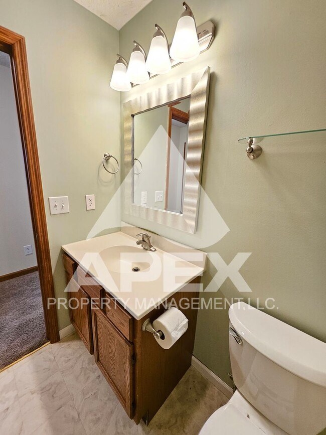 Building Photo - Beautiful 3 Bd/2 Ba Brick Single Family Home w/2-Car Garage in Powell!