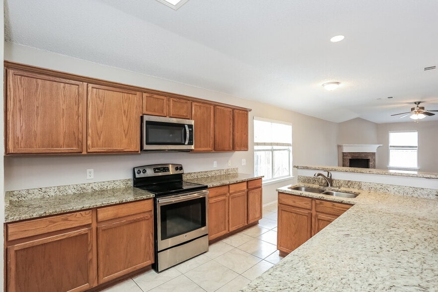 Building Photo - 2528 Tar Heel Dr