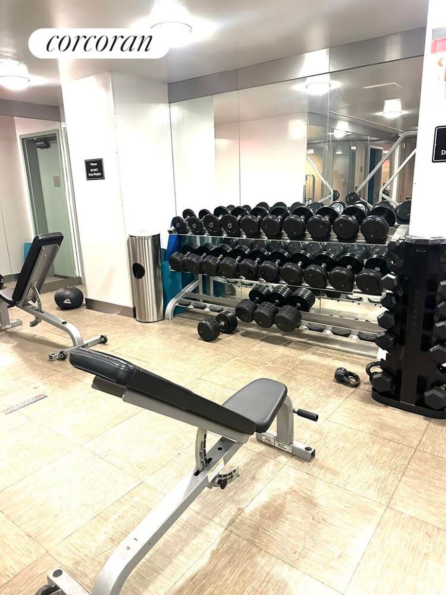 Building Photo - 225 Rector Pl