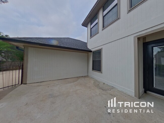 Building Photo - 7724 Grassland Dr