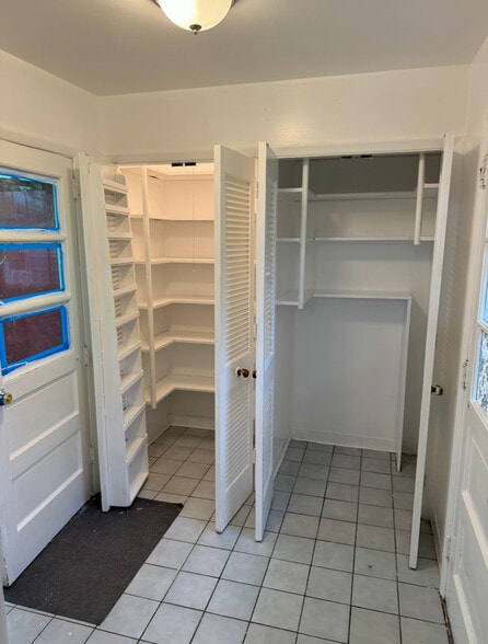 Building Photo - 3 Thomas St