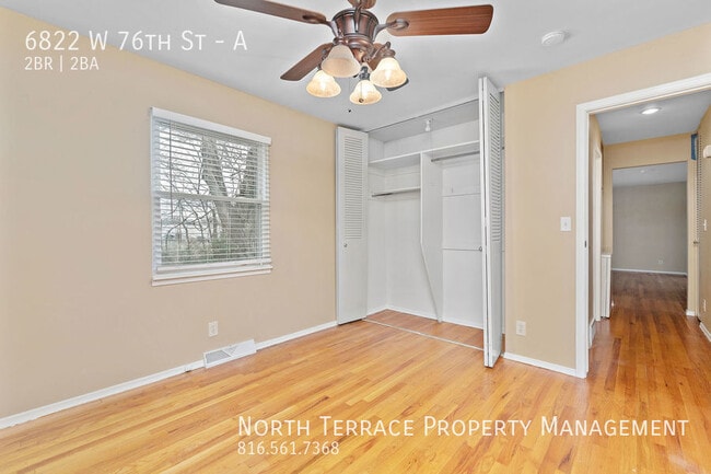 Building Photo - 2BR 2B with W/D and Hardwood Floors