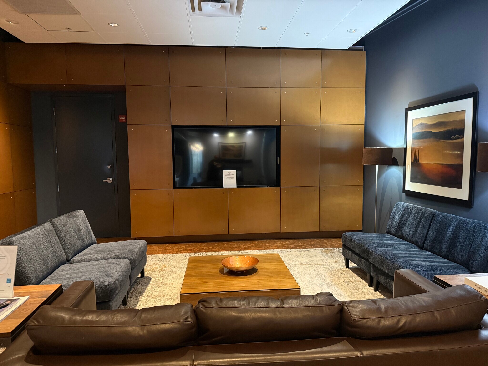 Building Photo - 3104 Western Ave