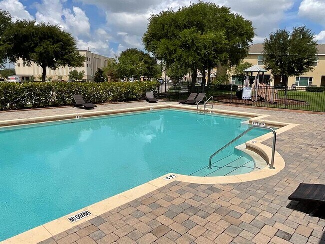 Building Photo - 1735 Kato Wy