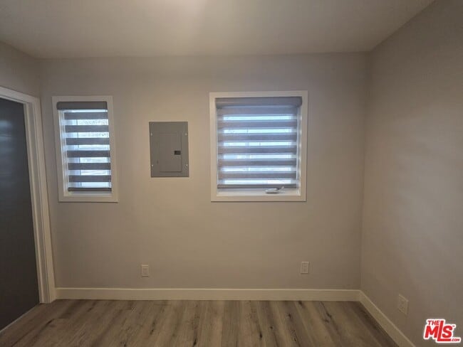 Building Photo - 1505 Cochran Ave