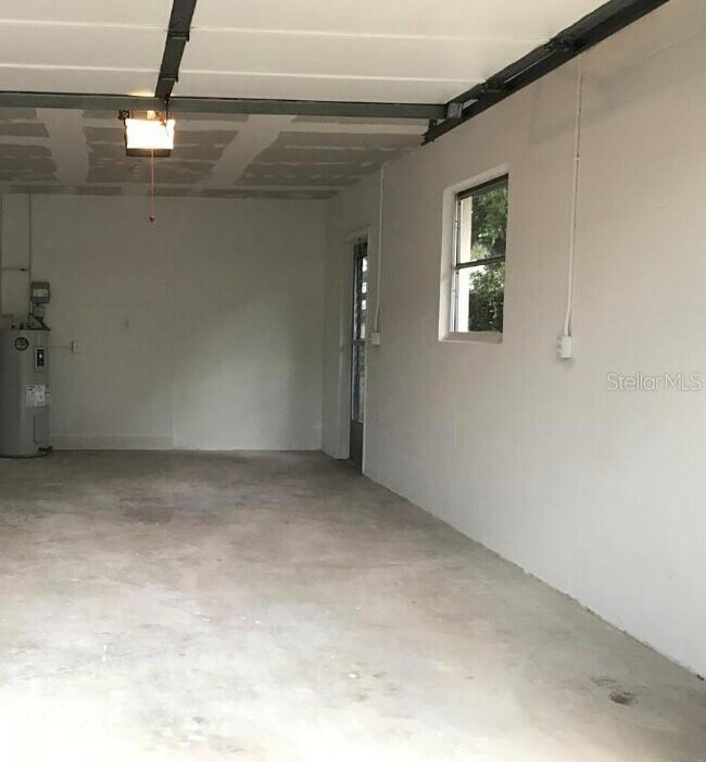 Building Photo - 418 Courbet Dr