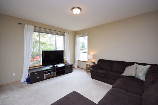 Building Photo - 10890 Southwest Washington Street