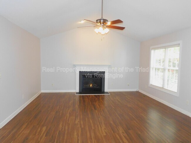 Building Photo - 2804 Mitchell Wood Dr