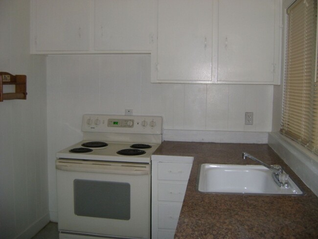 Building Photo - 3 Black Dog Residential 622
