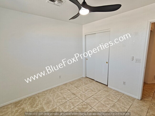 Building Photo - 7939 W Mural Hill Dr