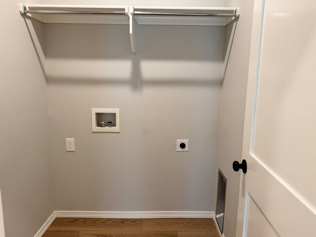 Building Photo - 4 West