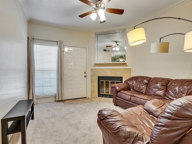 Building Photo - 921 Marine Dr