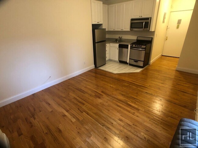 Primary Photo - WEST 13 STREET