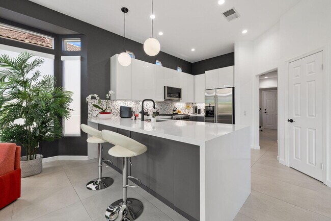 Building Photo - 44718 Alexandria Vale