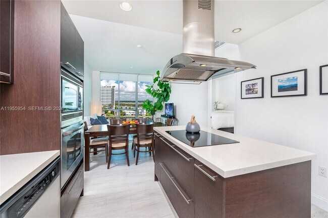 Building Photo - 7928 East Dr