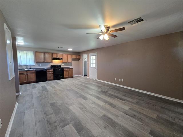 Building Photo - 10483 River Rd