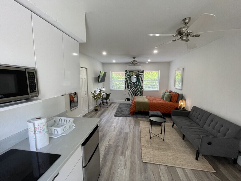 Building Photo - 522 NW 11th Ave