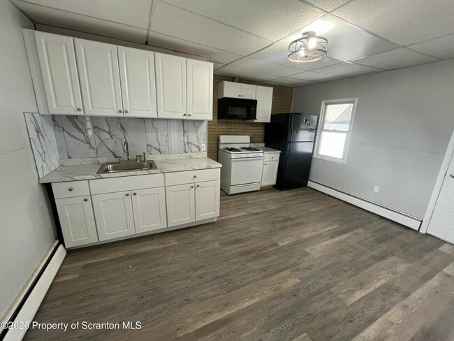 Building Photo - 375 Grove St