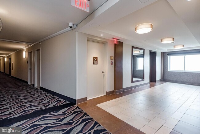 Building Photo - 1111 University Blvd W