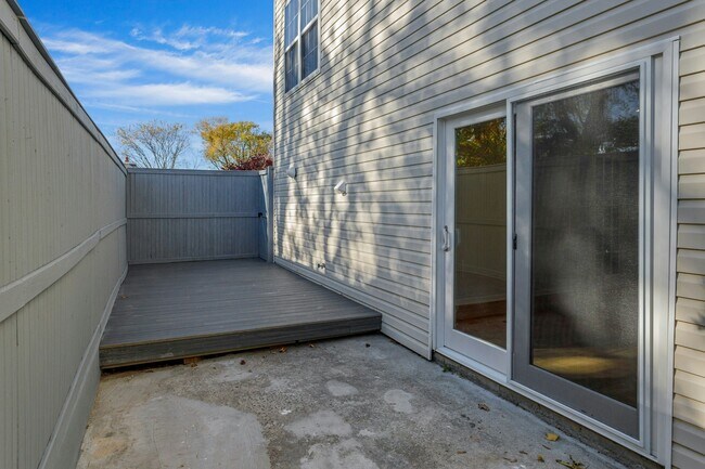 Building Photo - 187 West Ave