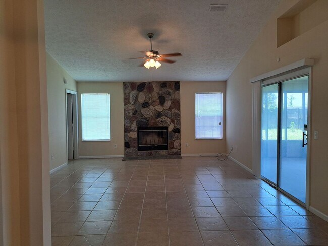 Building Photo - 7727 Betty Louise Dr