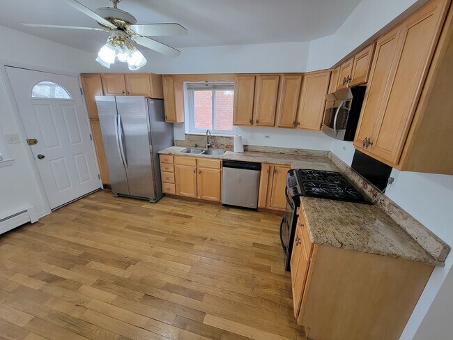 Building Photo - 5809 N Whipple St