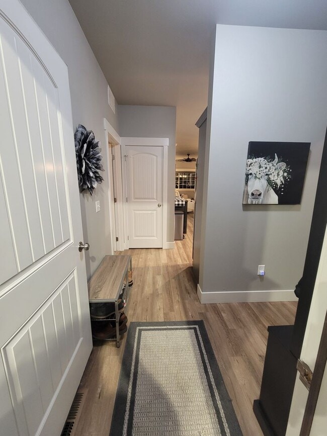Building Photo - Cute and Cozy Two Bedroom, Two Bath at Josephine Crossing!!
