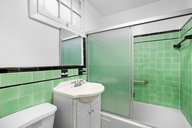 Building Photo - Newly Renovated 4BR/2BA - IMMEDIATE MOVE I...