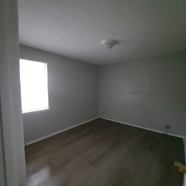 Building Photo - 4432 Sumners Wells Rd
