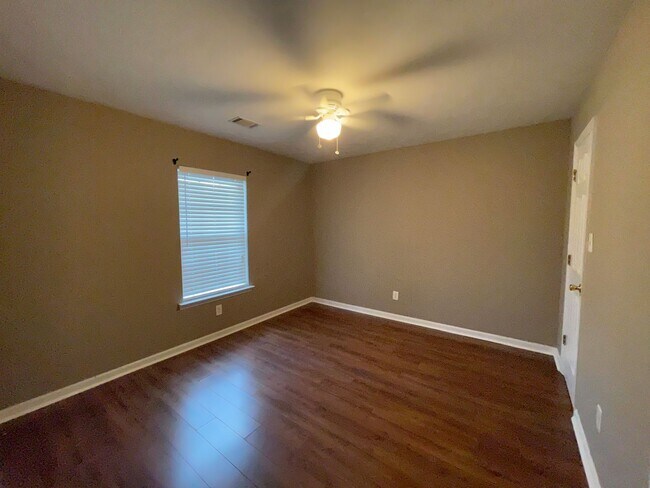 Building Photo - 311 Beech Ln