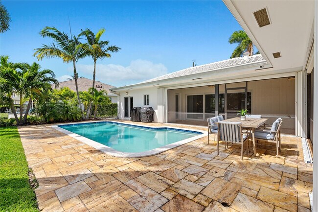 Building Photo - 1410 SE 12th St