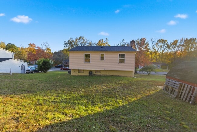 Building Photo - Charming 3 BR/2.5 BA Single-Family Home in...