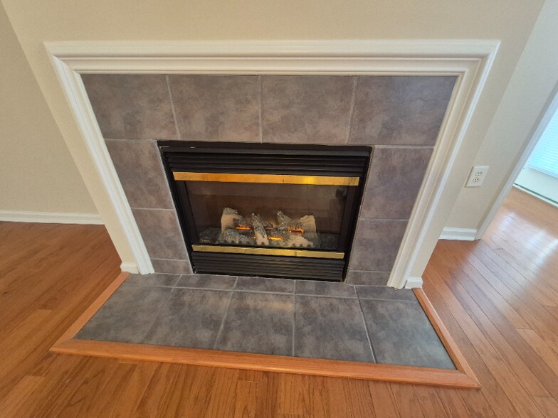 Building Photo - 2223 Locksley Woods Dr