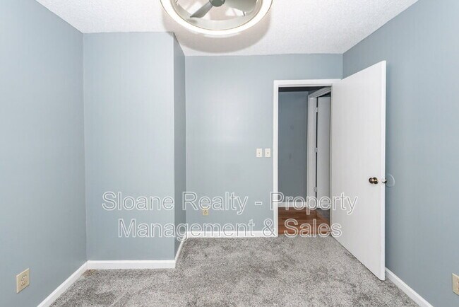 Building Photo - 5212 Elba Dr