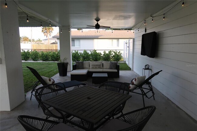 Building Photo - 5945 Venetian Blvd NE