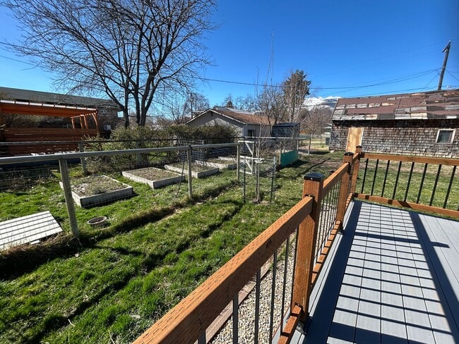 Building Photo - Cozy 2 Bed, 1 Bath Cottage in the Heart of Hamilton