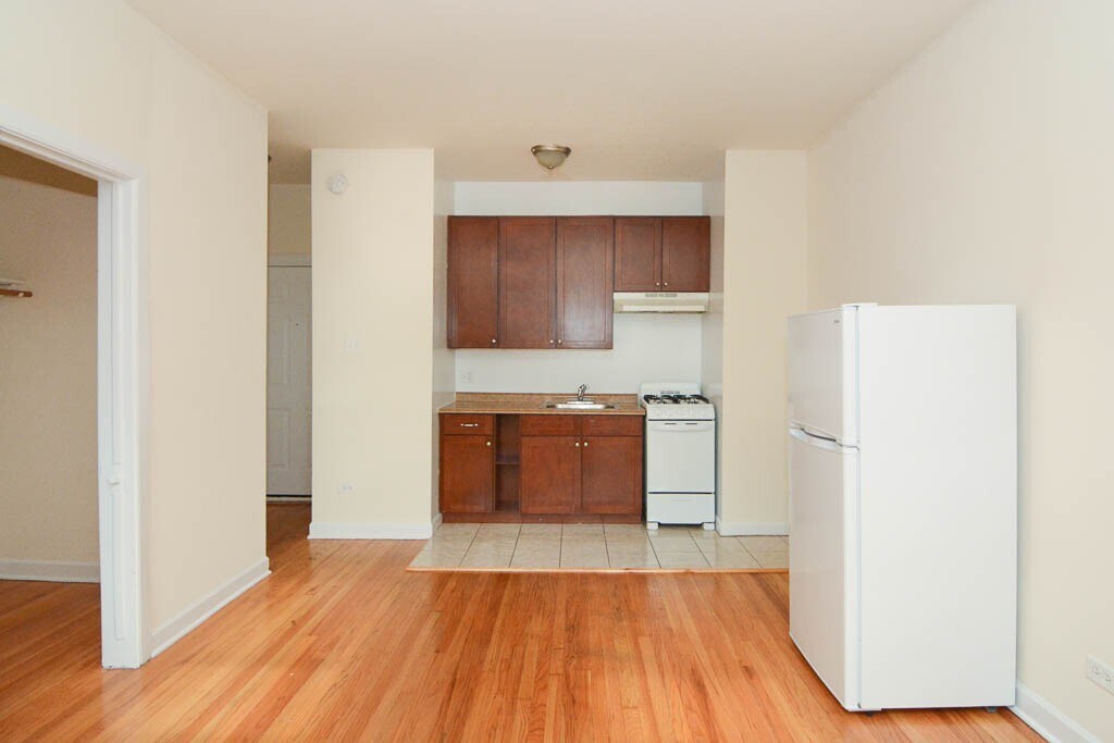 Building Photo - 2737 N Spaulding Ave